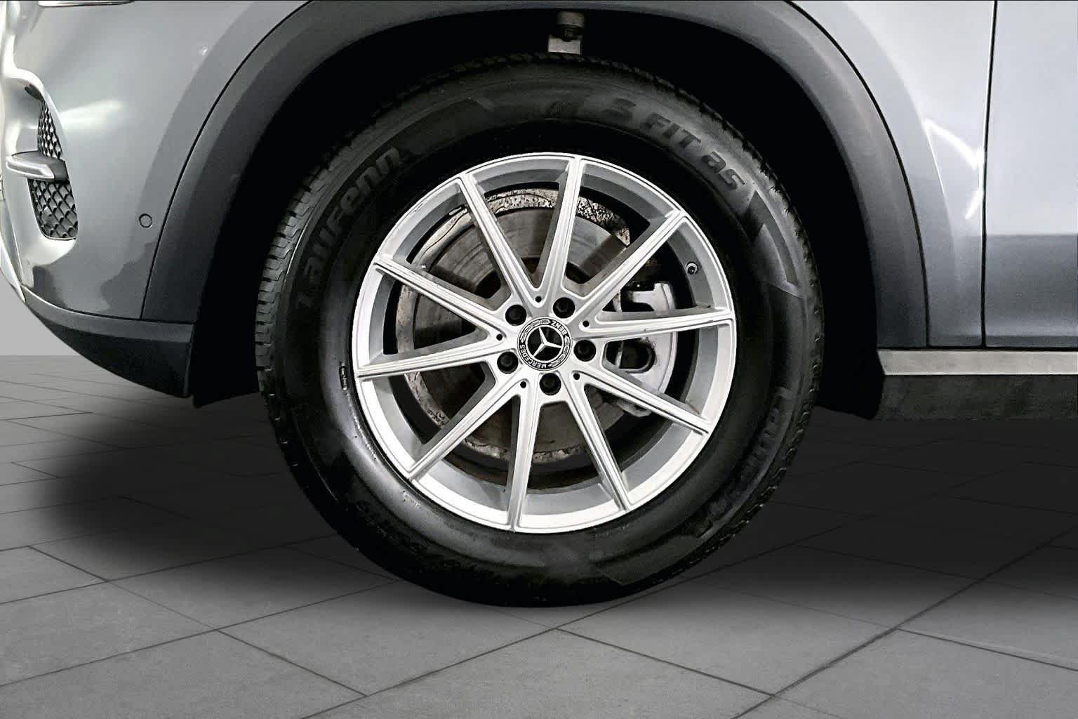 Used 2025 Mercedes-Benz GLE 350 4MATIC image 11