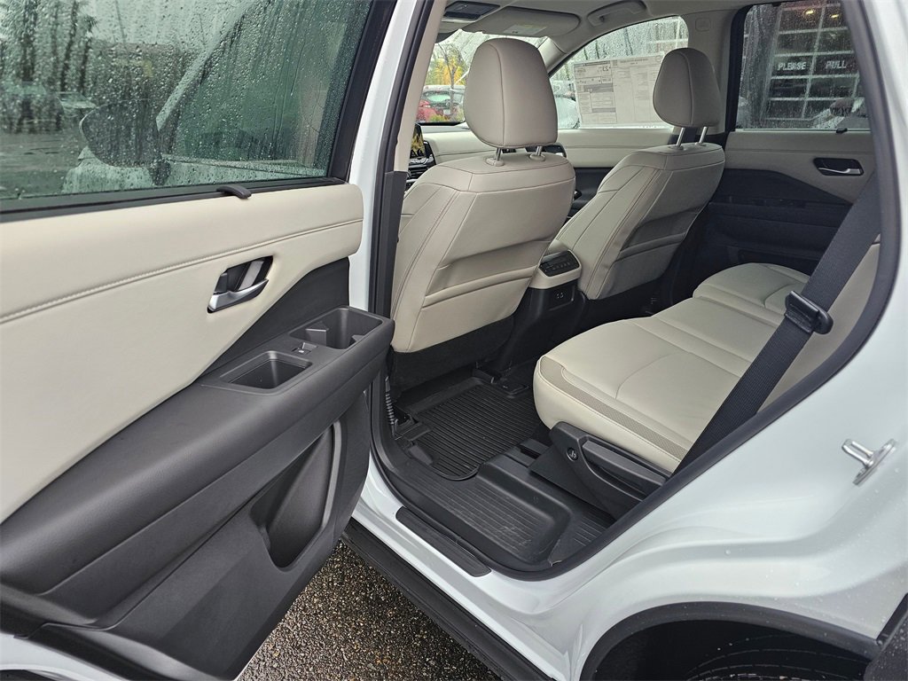 New 2025 Nissan Pathfinder SL w/ Cargo Package image 10