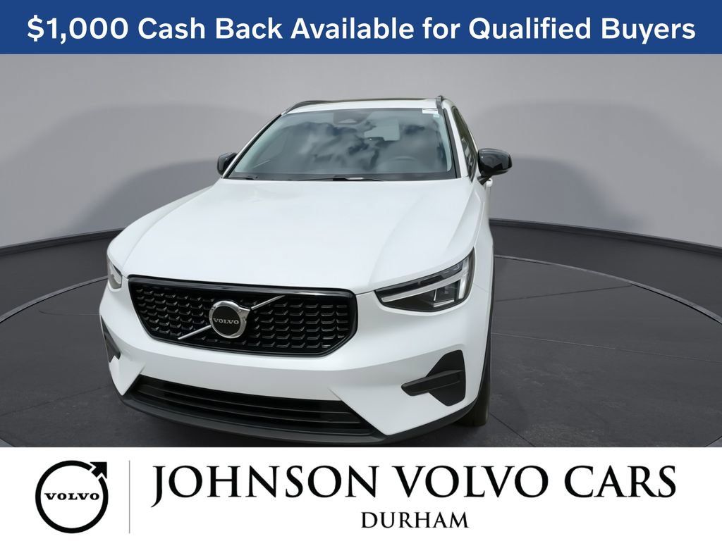 New 2026 Volvo XC40 B4 Core w/ Climate Package FWD image 3