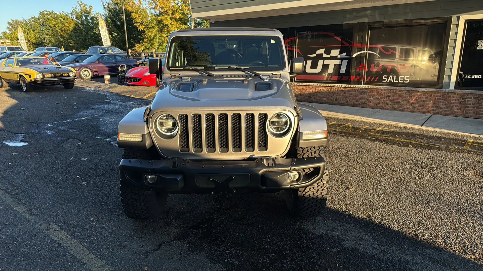 Used 2019 Jeep Wrangler Unlimited Sahara w/ Quick Order Package 24M Moab AWD/4WD image 2