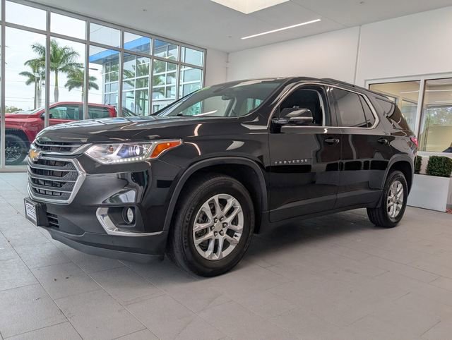 Certified 2020 Chevrolet Traverse LT w/ Driver Confidence II Package image 3
