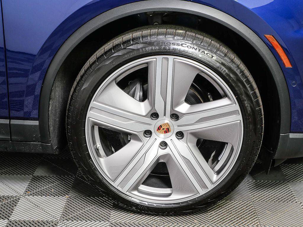 New 2026 Porsche Macan Electric RWD image 39