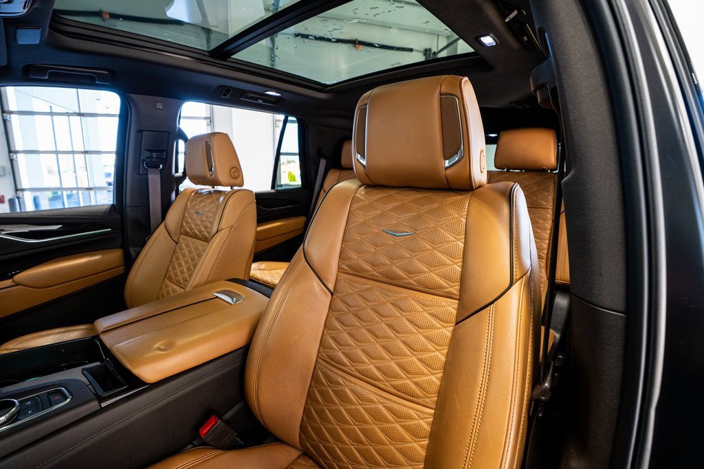 Used 2021 Cadillac Escalade Sport w/ Driver Assist Tech Package image 39