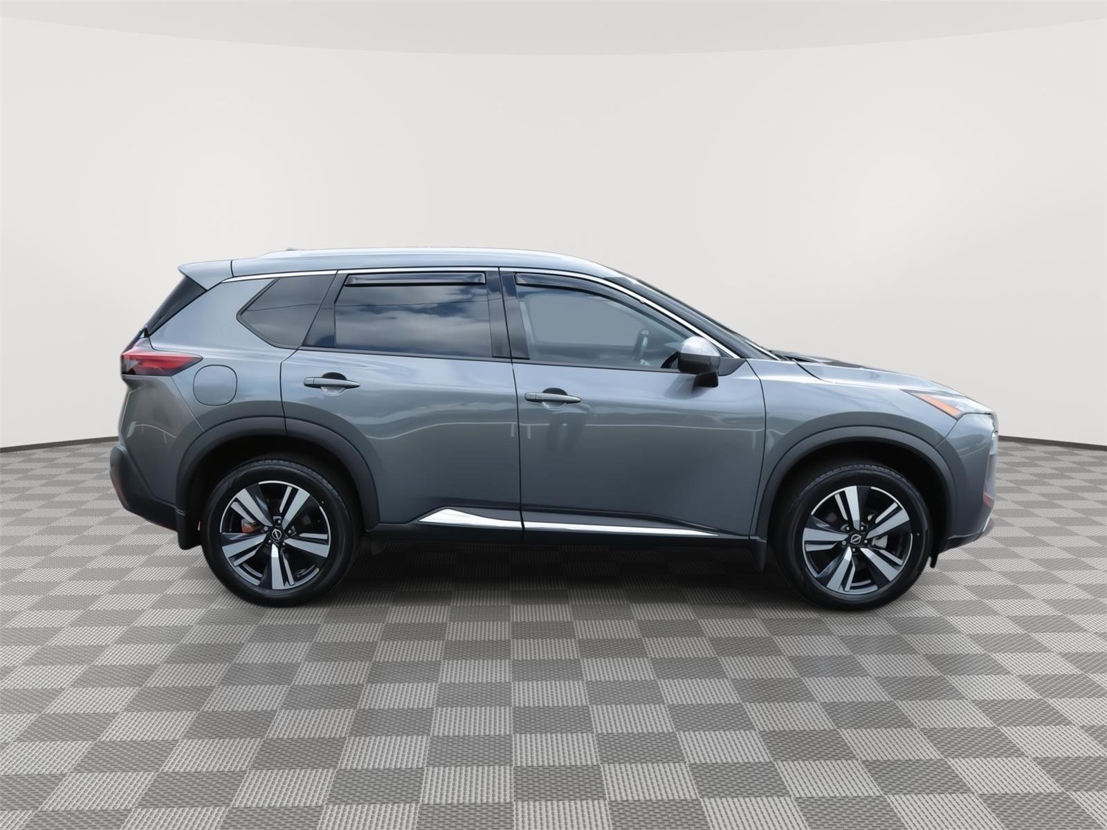 Used 2023 Nissan Rogue SL image 5