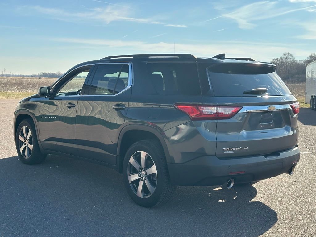 Used 2021 Chevrolet Traverse LT w/ LT Premium Package image 5