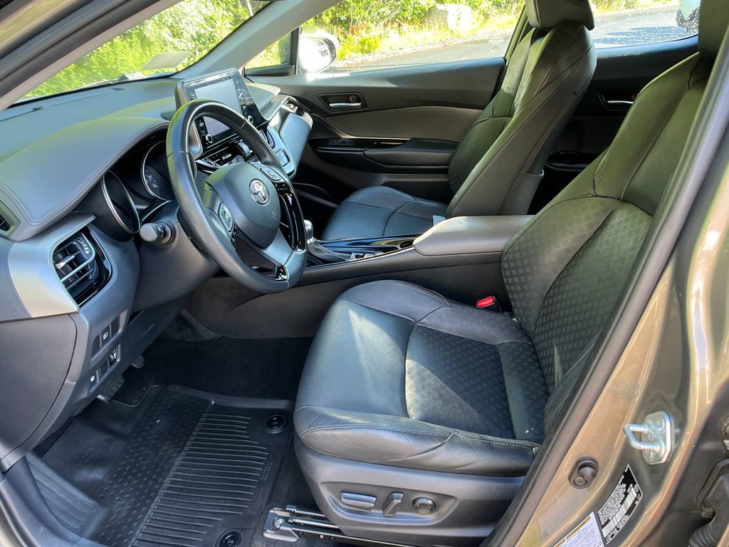 Used 2021 Toyota C-HR Limited FWD image 9