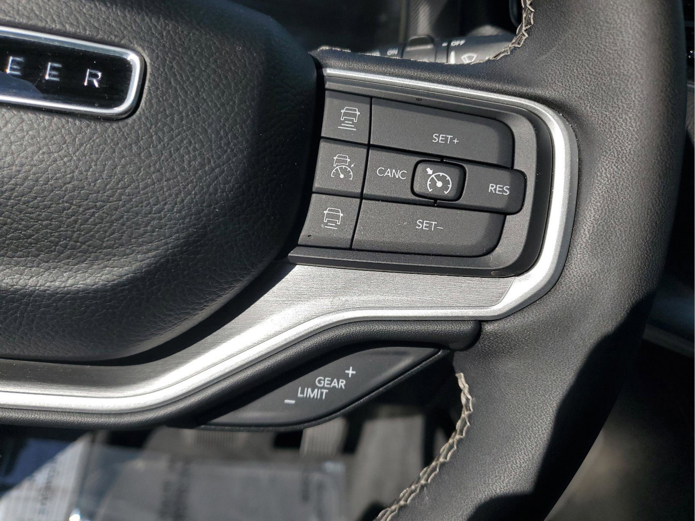 Certified 2025 Jeep Wagoneer Series II image 27