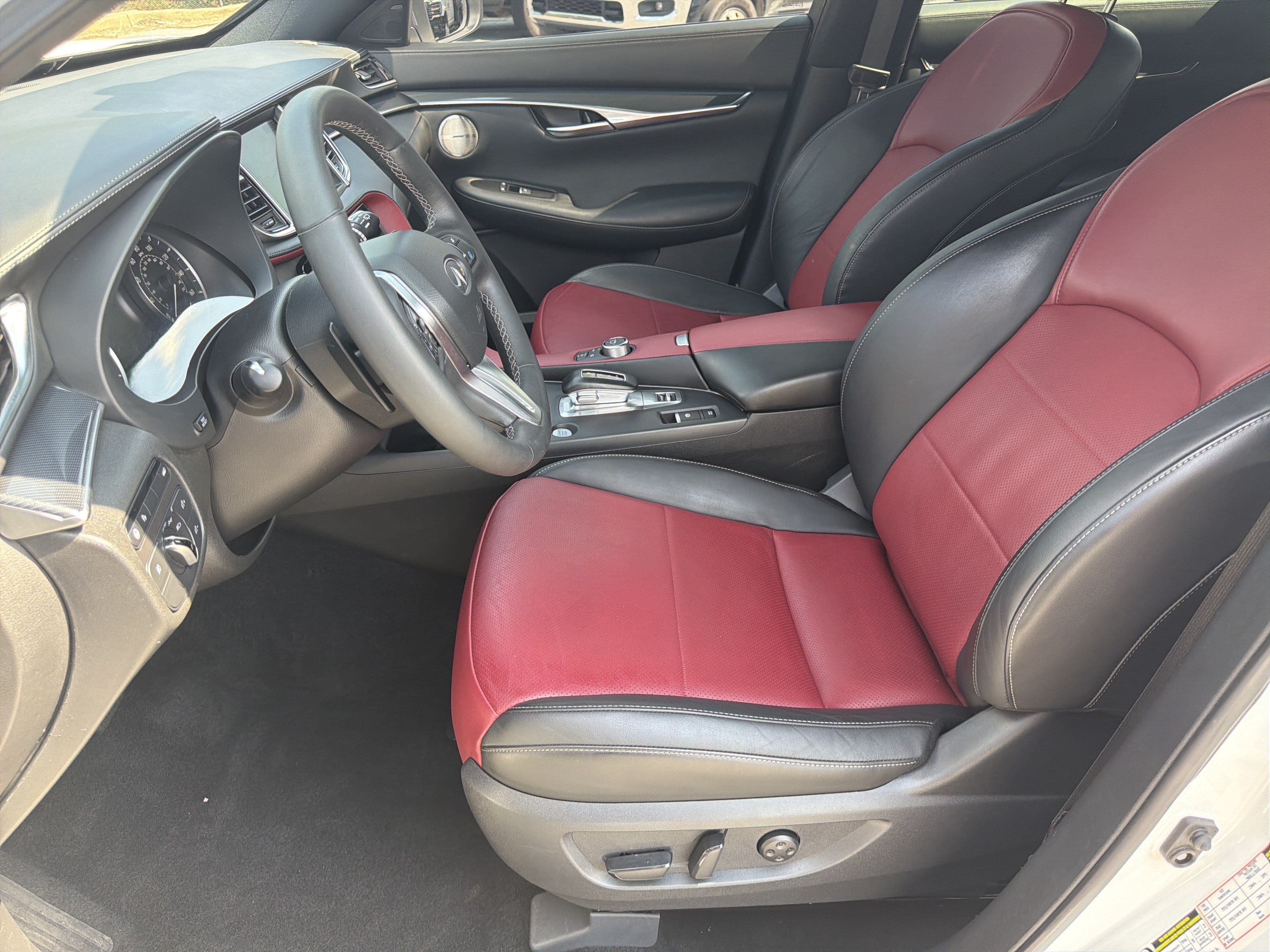 Used 2025 INFINITI QX50 Sport w/ Cargo Package AWD/4WD image 11