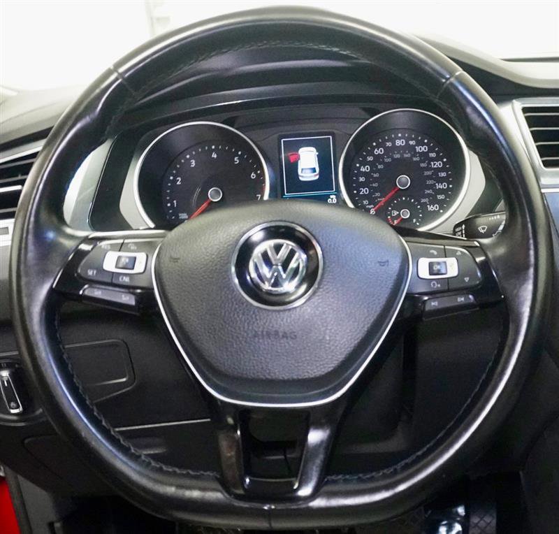 Used 2018 Volkswagen Tiguan SEL image 12