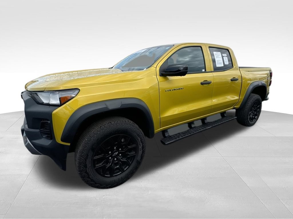 Used 2023 Chevrolet Colorado Trail Boss w/ Technology Package AWD/4WD image 4