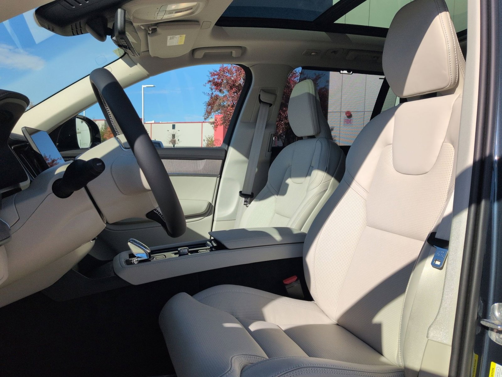 New 2026 Volvo XC90 B6 Ultra w/ Protection Package Premier image 13