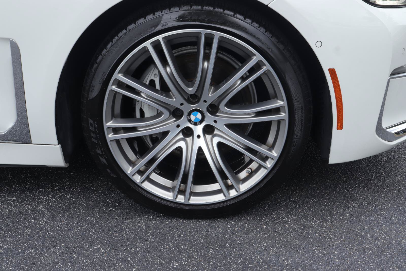 Used 2022 BMW 740i w/ Premium Package RWD image 40