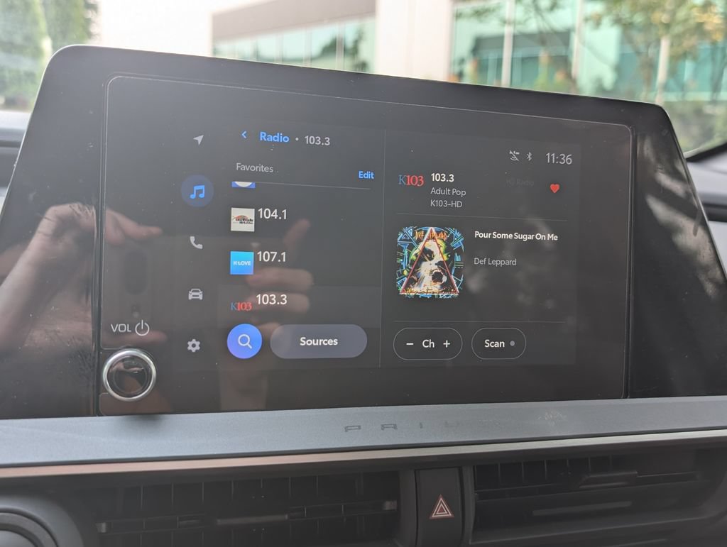 Certified 2025 Toyota Prius Plug-In Hybrid FWD image 12