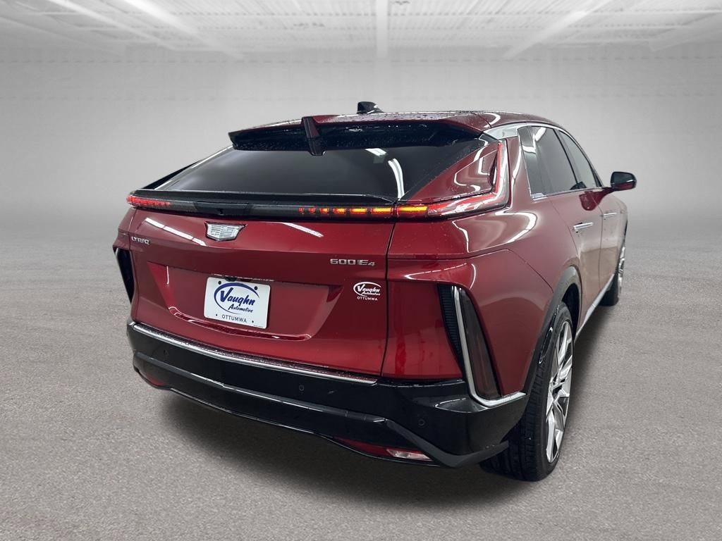 Used 2025 Cadillac Lyriq Luxury w/ LPO, Floor Liner Package AWD/4WD image 11