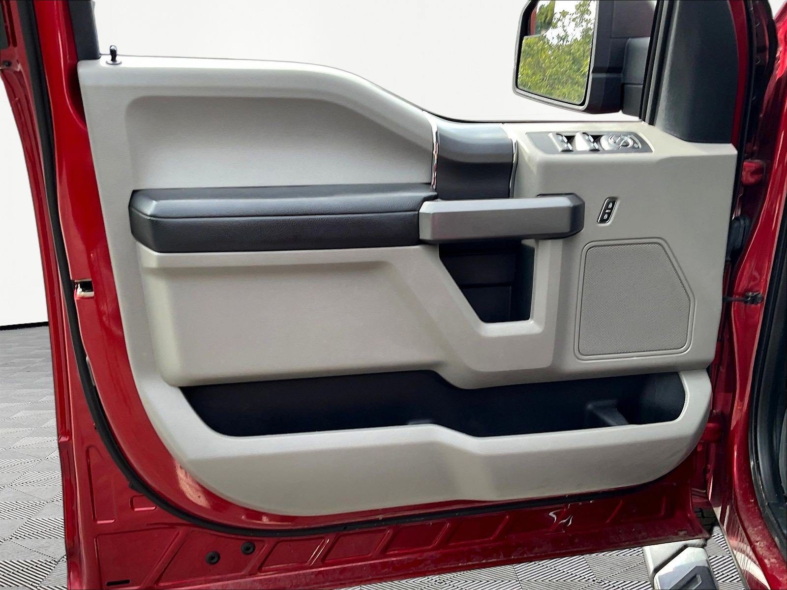 Used 2019 Ford F150 4x4 SuperCrew image 21