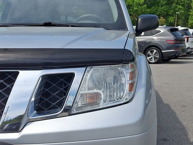 Used 2019 Nissan Frontier SV image 11