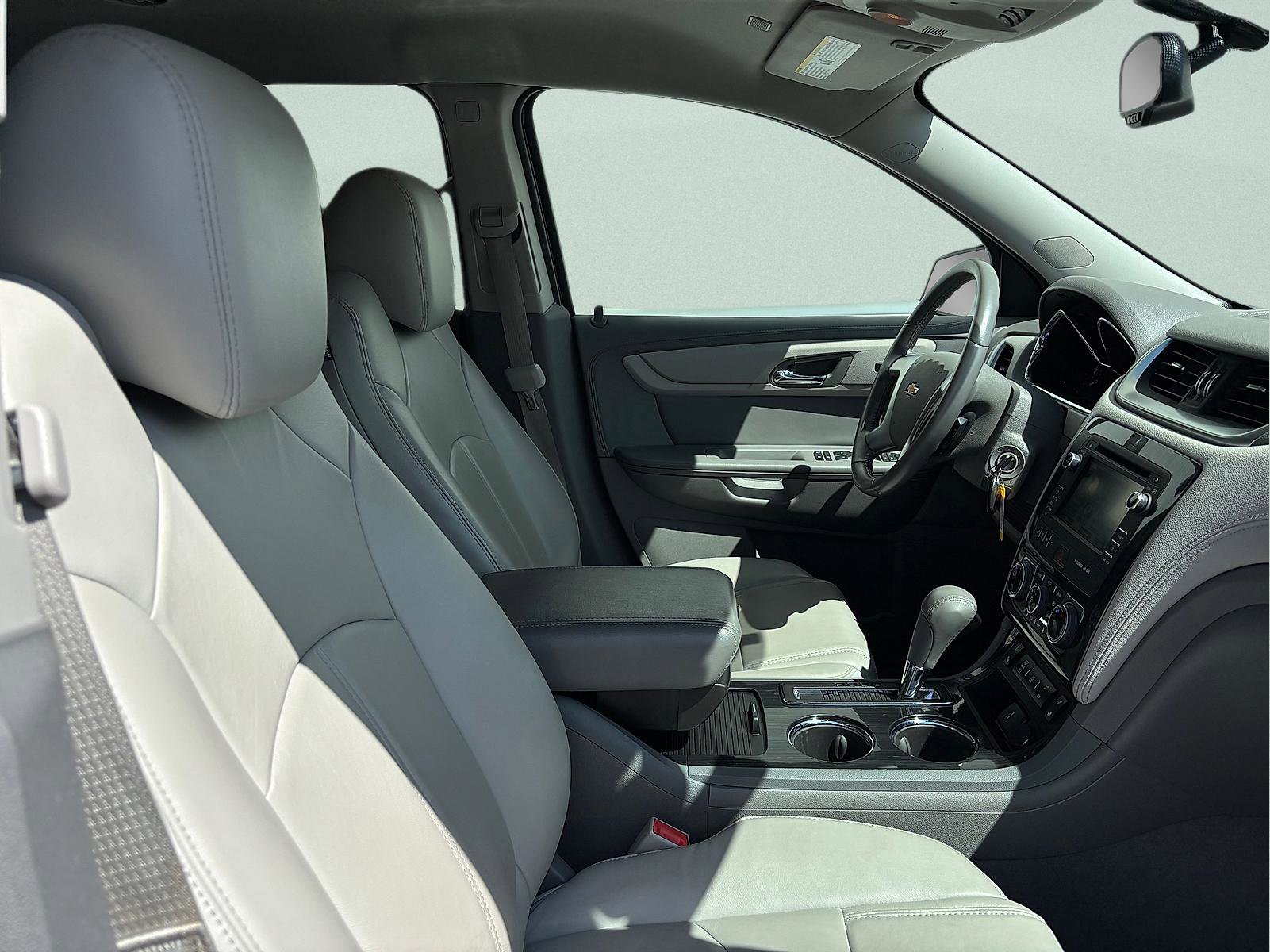 Used 2017 Chevrolet Traverse LT FWD image 37