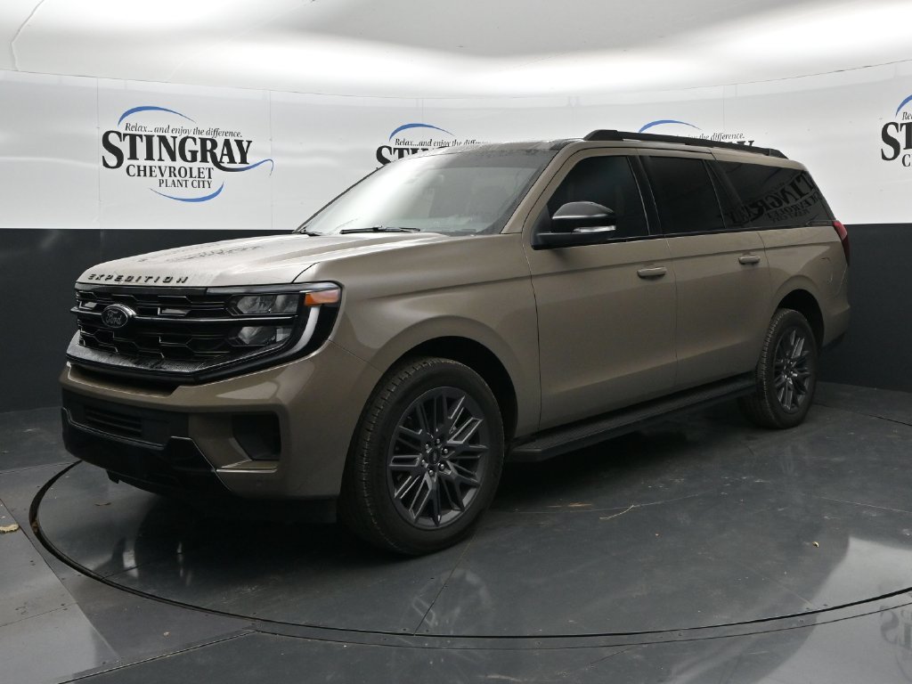 Used 2026 Ford Expedition Max Platinum w/ Stealth Appearance Package AWD/4WD image 3