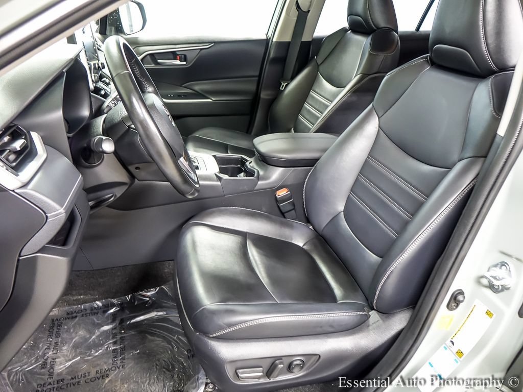 Used 2021 Toyota RAV4 XLE Premium AWD/4WD image 9
