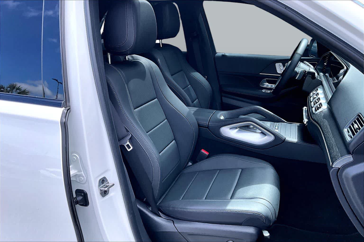 Used 2025 Mercedes-Benz GLE 450e 4MATIC image 9