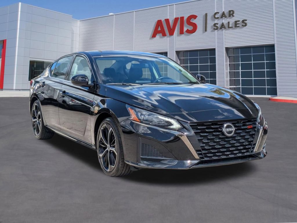 Used 2025 Nissan Altima 2.5 SR image 3