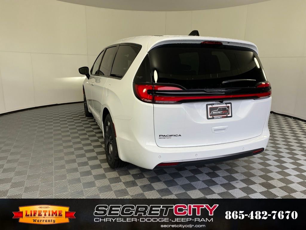 New 2026 Chrysler Pacifica Select image 5