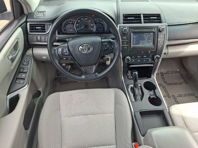 Used 2015 Toyota Camry LE FWD image 12
