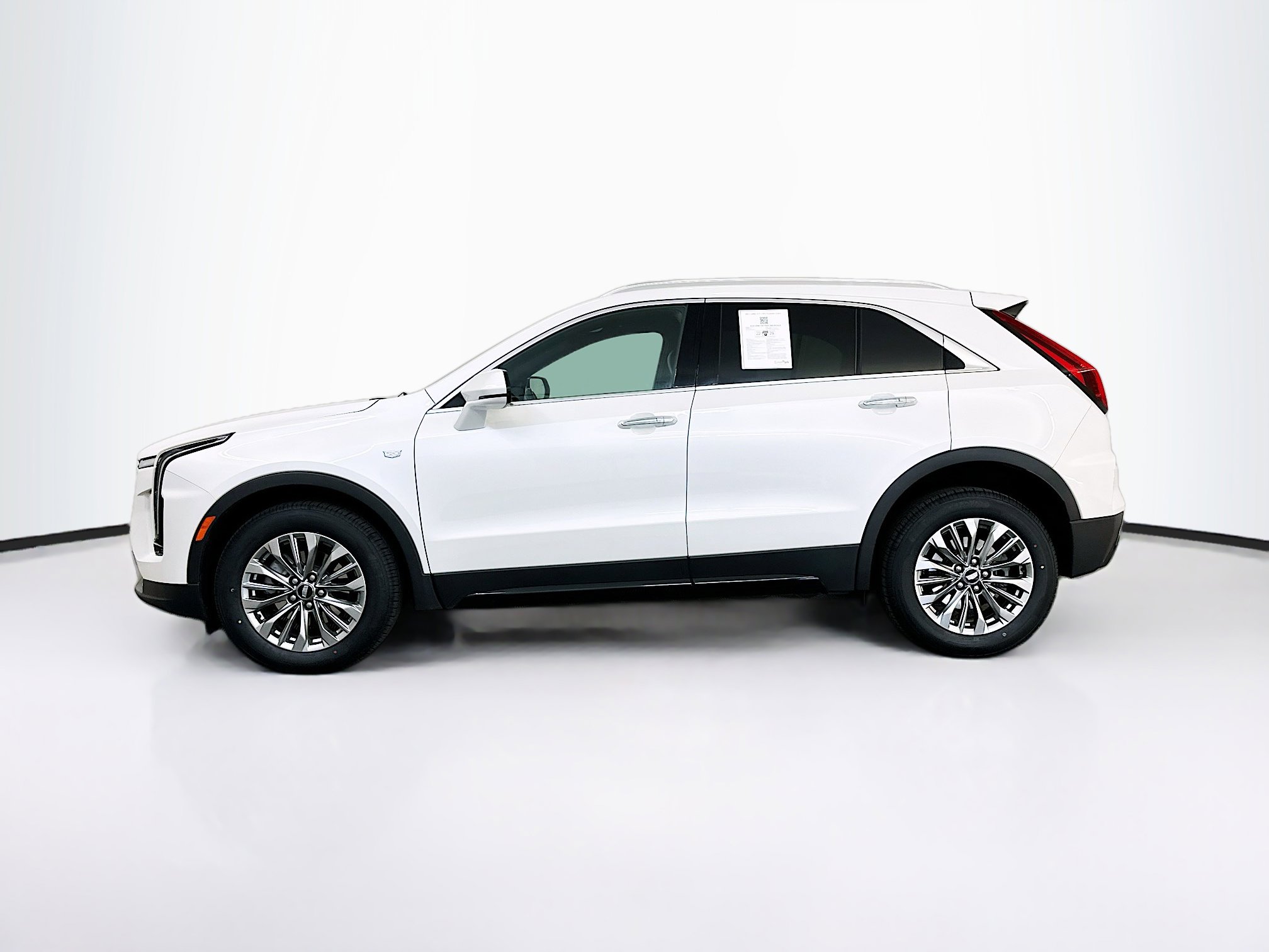 Used 2024 Cadillac XT4 Premium Luxury image 4
