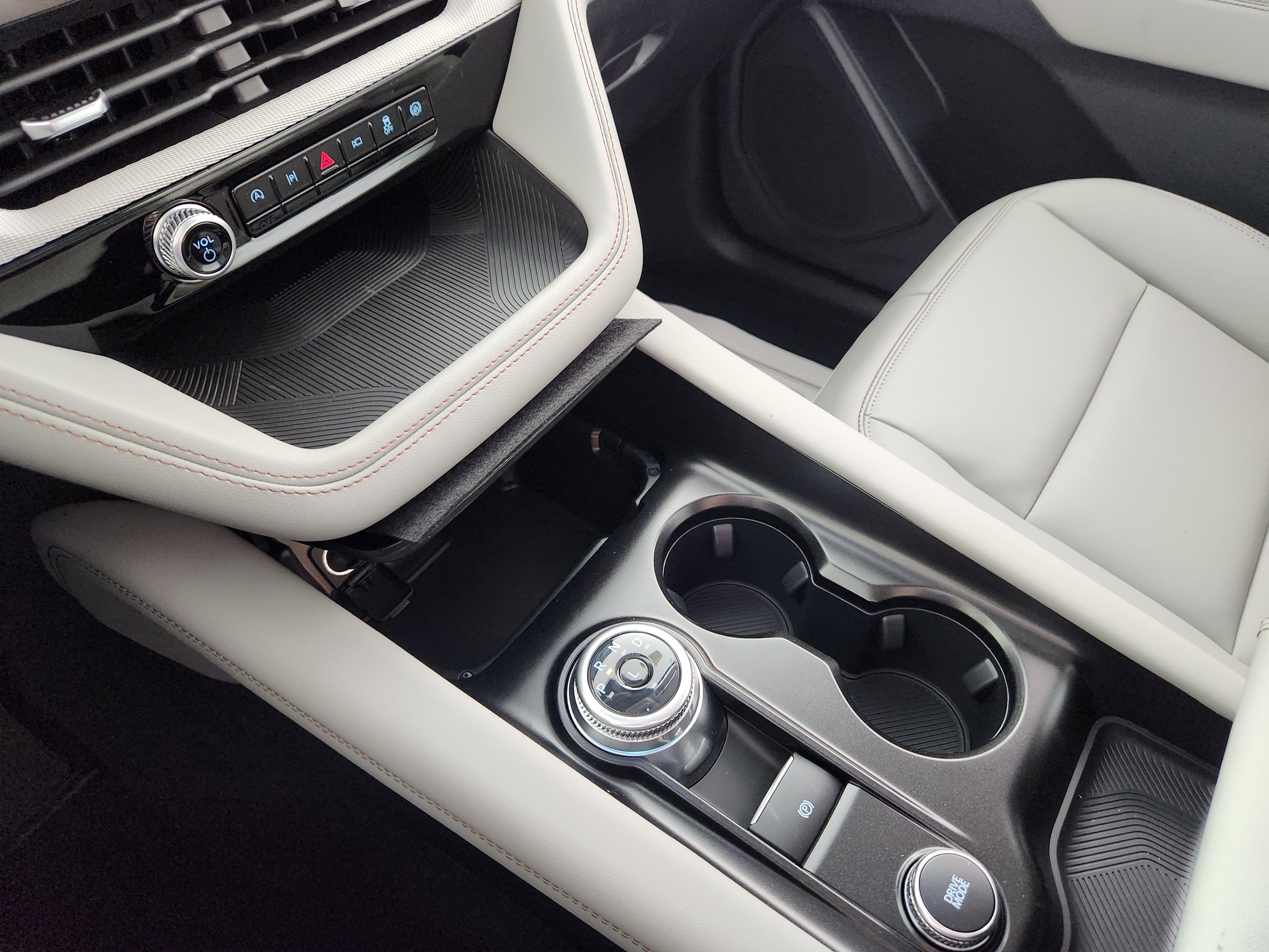 New 2025 Ford Explorer Active w/ Active Comfort Package image 16