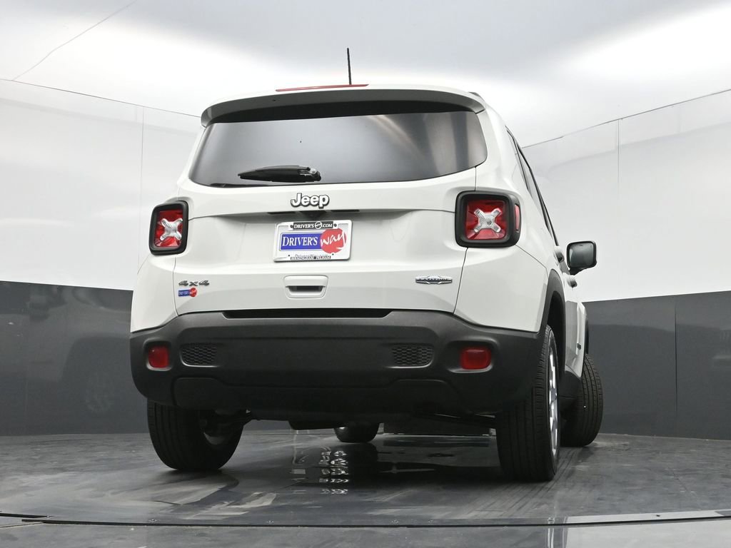 Used 2021 Jeep Renegade Latitude AWD/4WD image 28