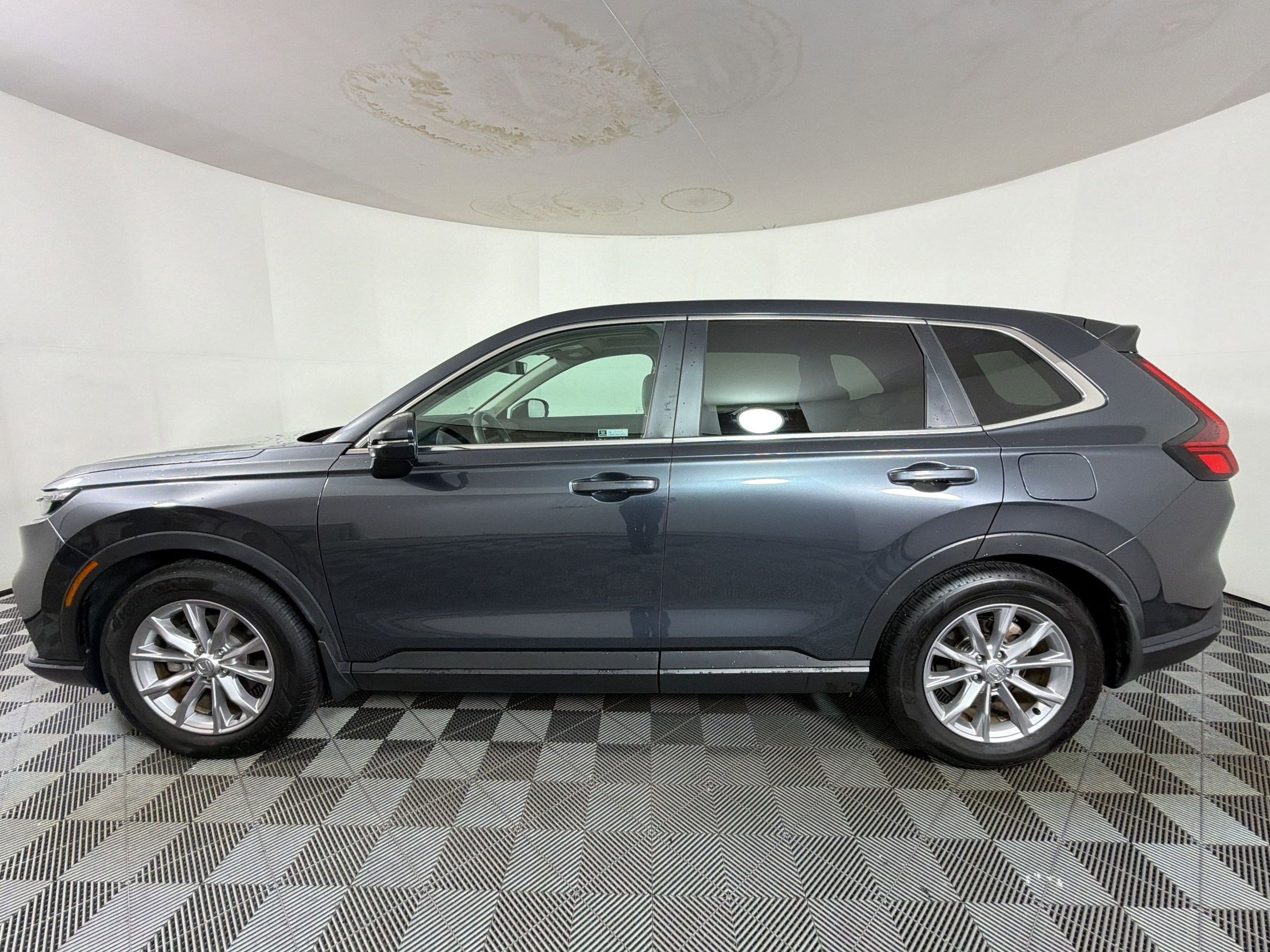 Used 2024 Honda CR-V EX-L image 2
