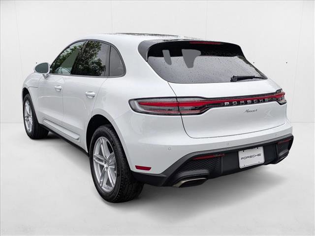 Used 2025 Porsche Macan image 3