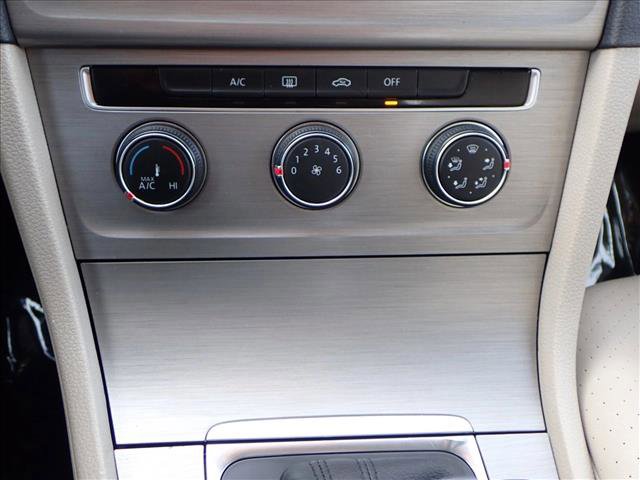 Used 2015 Volkswagen Golf TDI SEL image 18