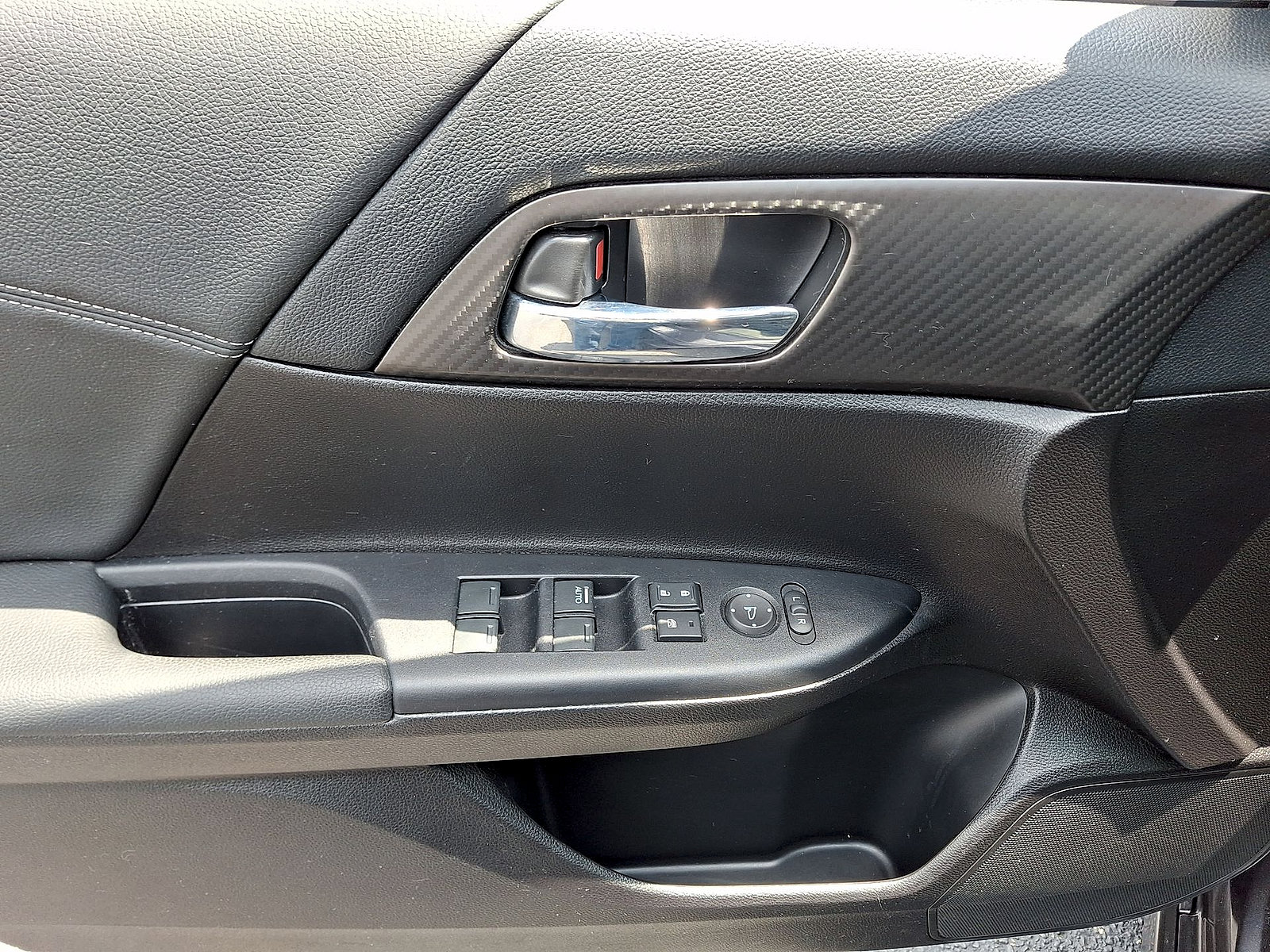 Used 2017 Honda Accord Sport image 10