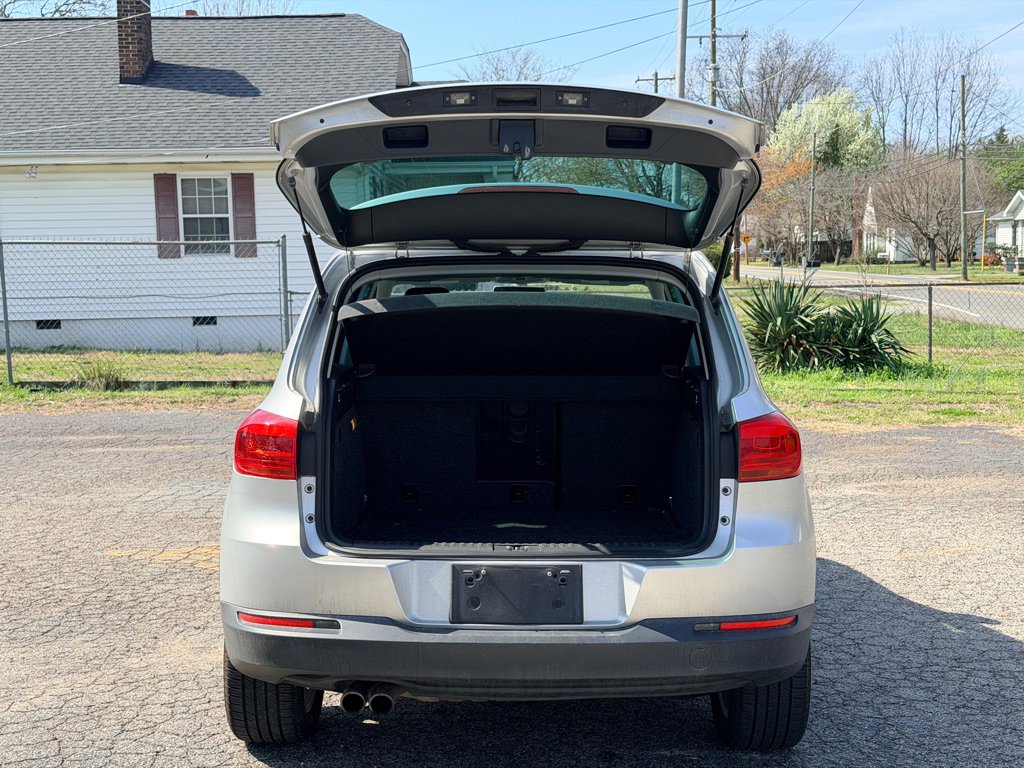 Used 2013 Volkswagen Tiguan SE image 7