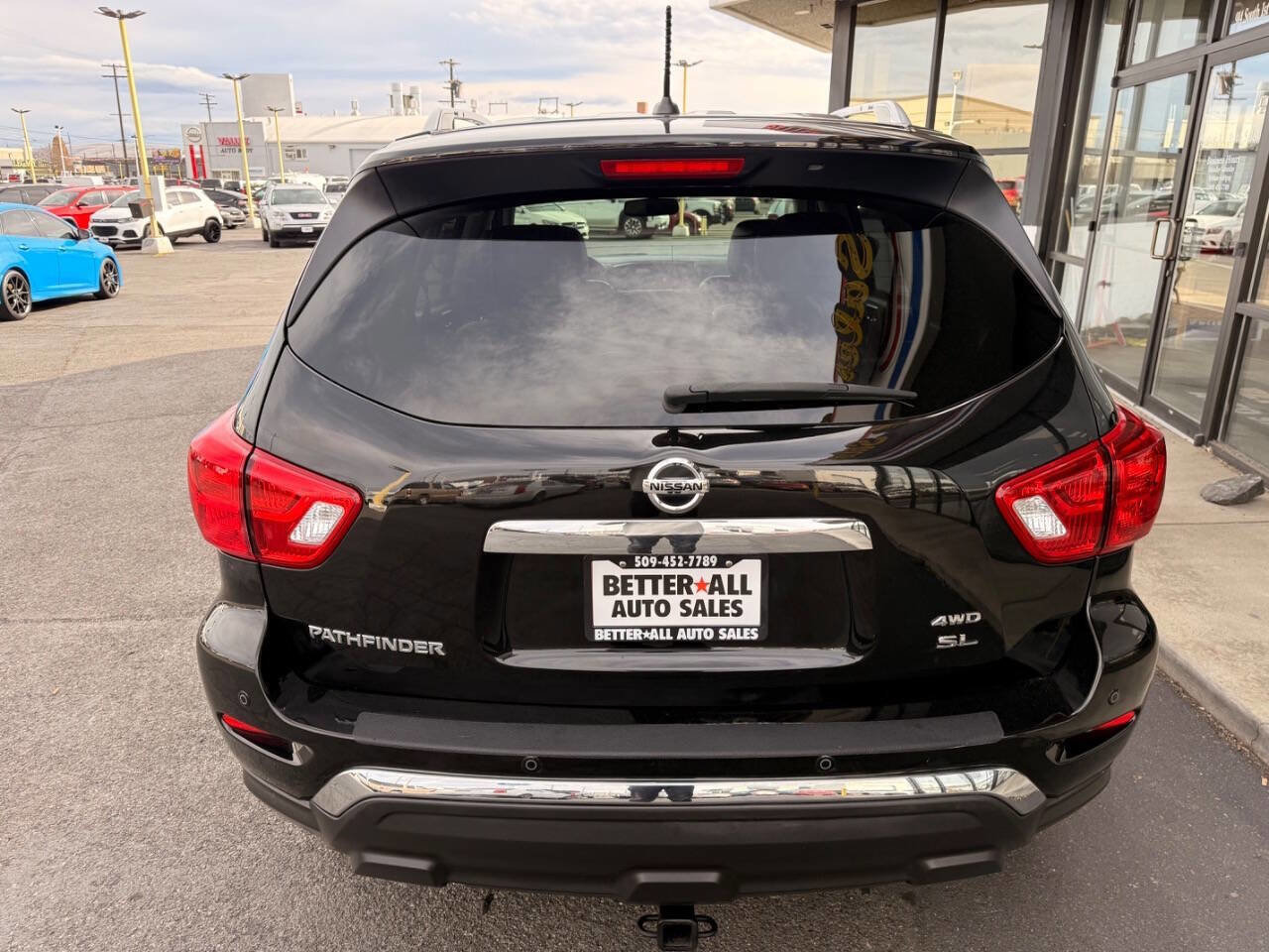 Used 2018 Nissan Pathfinder SL image 4