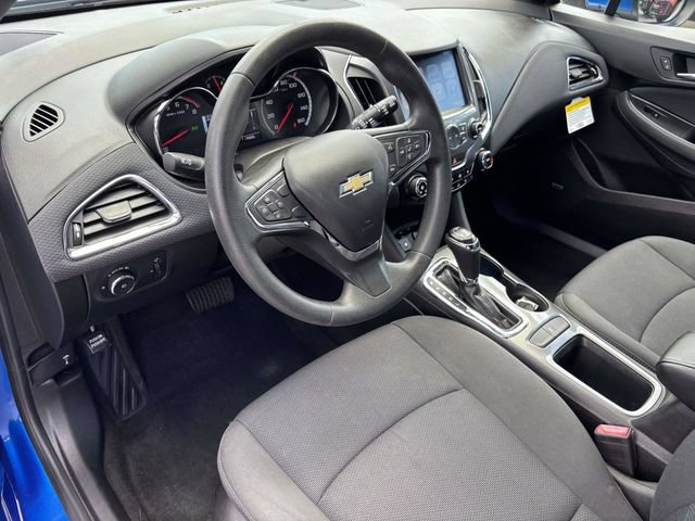 Used 2017 Chevrolet Cruze LT w/ Sun And Sound Package FWD image 8
