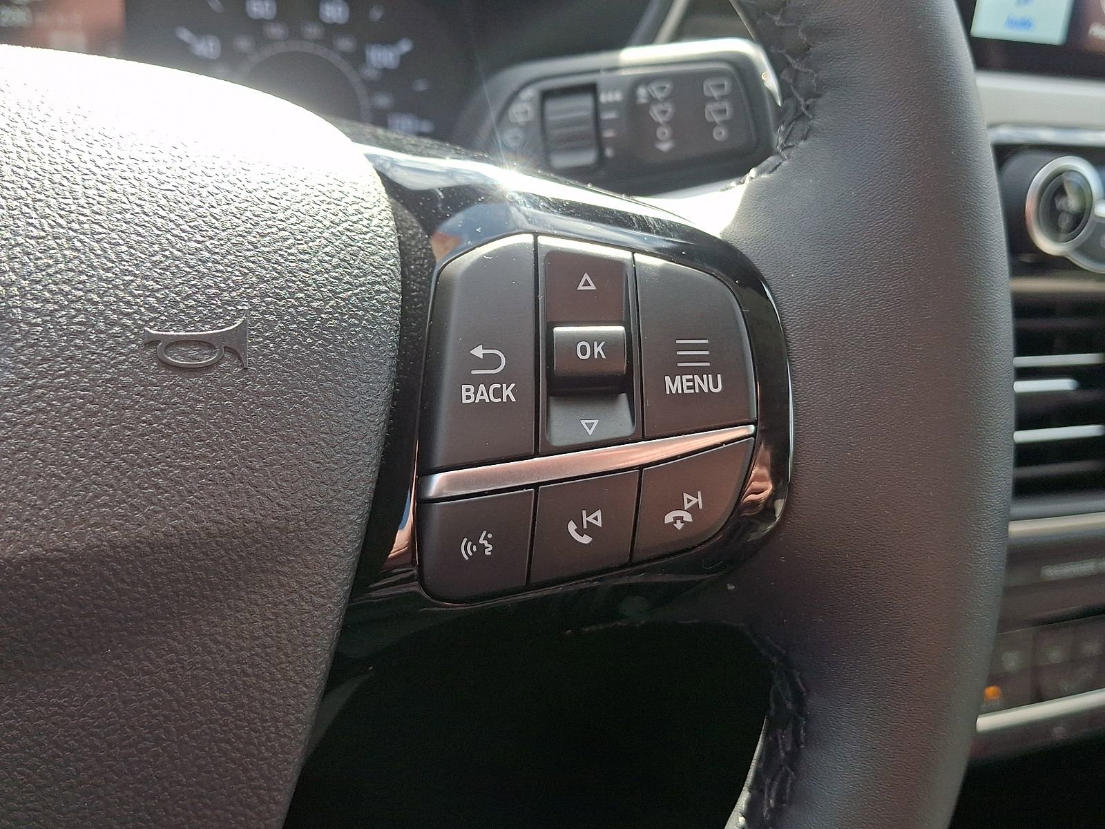 Used 2022 Ford Escape SE w/ Cold Weather Package AWD/4WD image 23