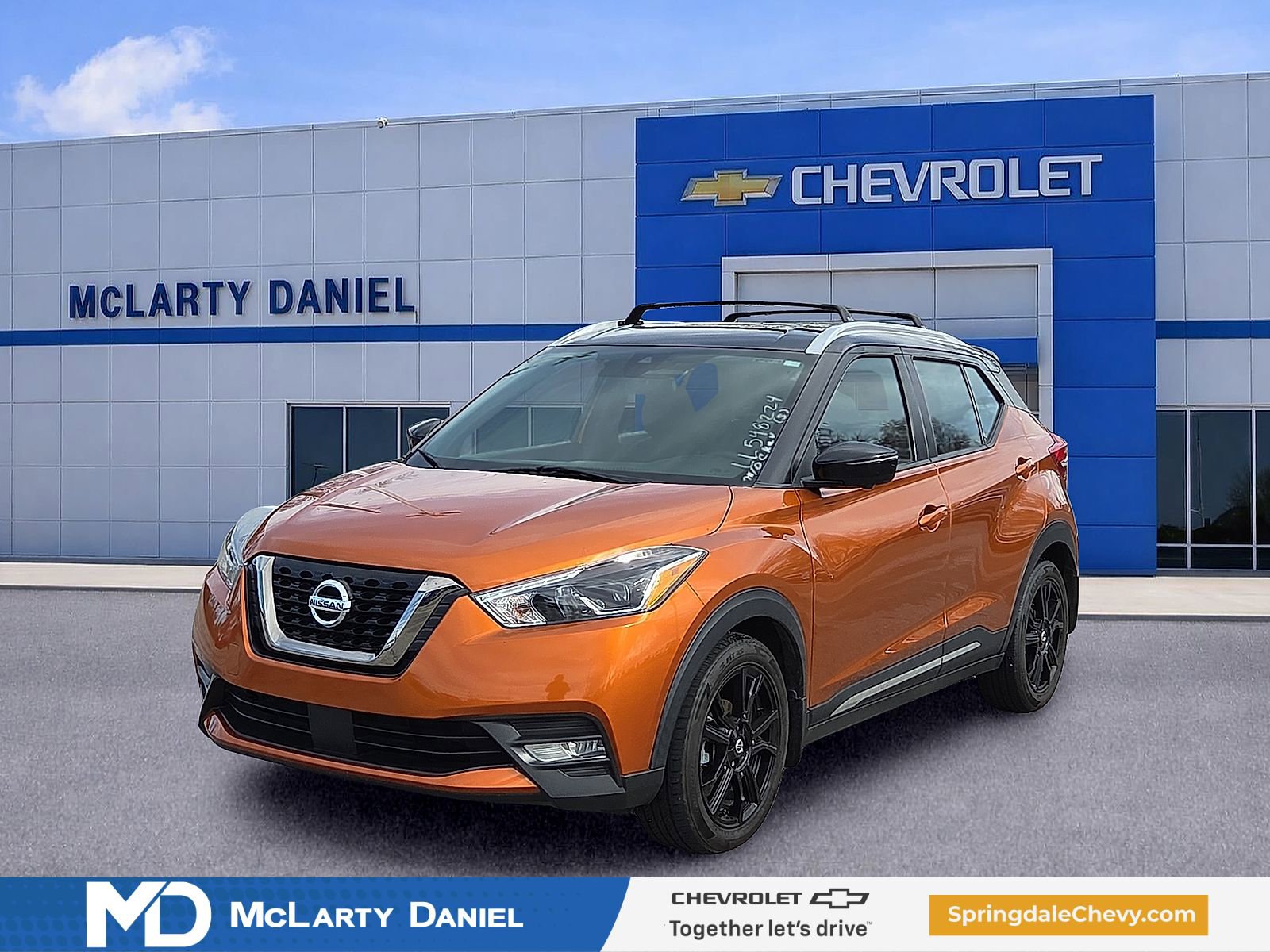 Used 2020 Nissan Kicks SR w/ Exterior Package image 2