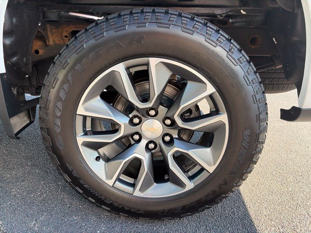 Used 2024 Chevrolet Silverado 1500 LT AWD/4WD image 19