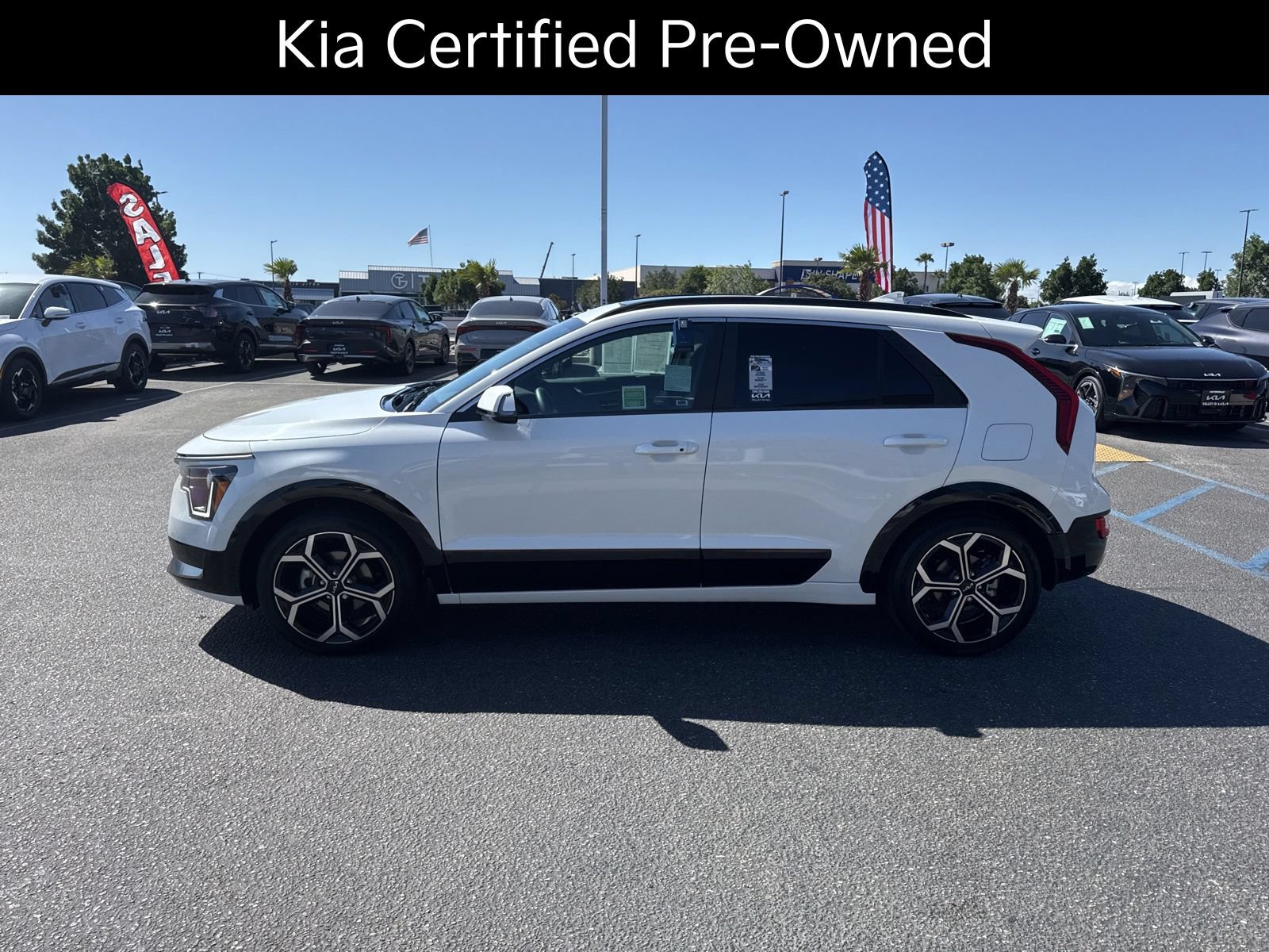 Certified 2025 Kia Niro EX Touring FWD image 17