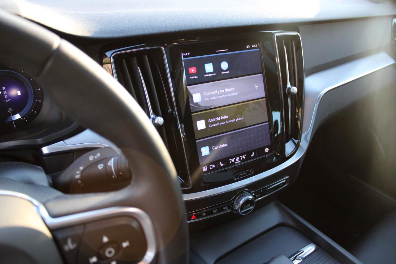 Used 2023 Volvo S60 B5 Core image 15