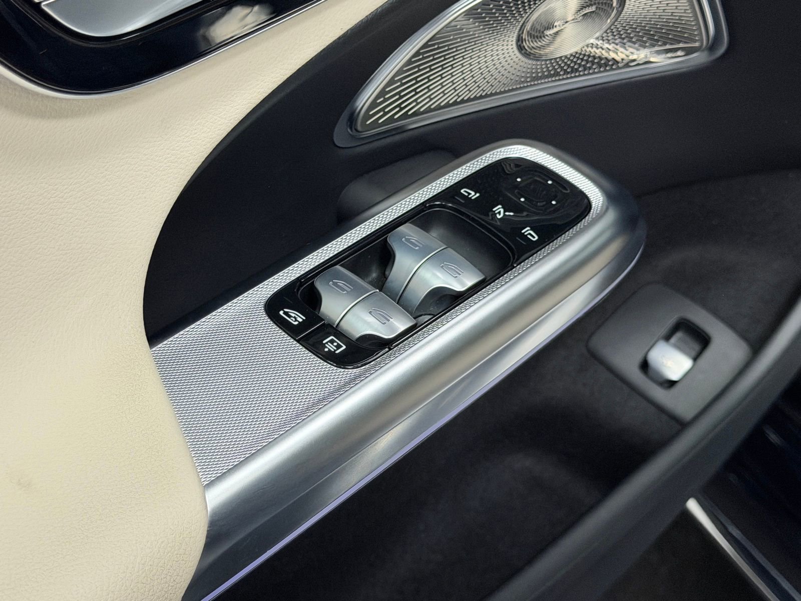 Certified 2025 Mercedes-Benz E 350 4MATIC Sedan image 22