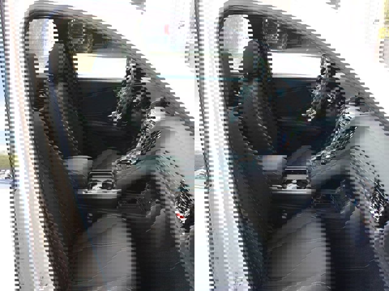 Used 2025 Acura RDX SH-AWD image 14