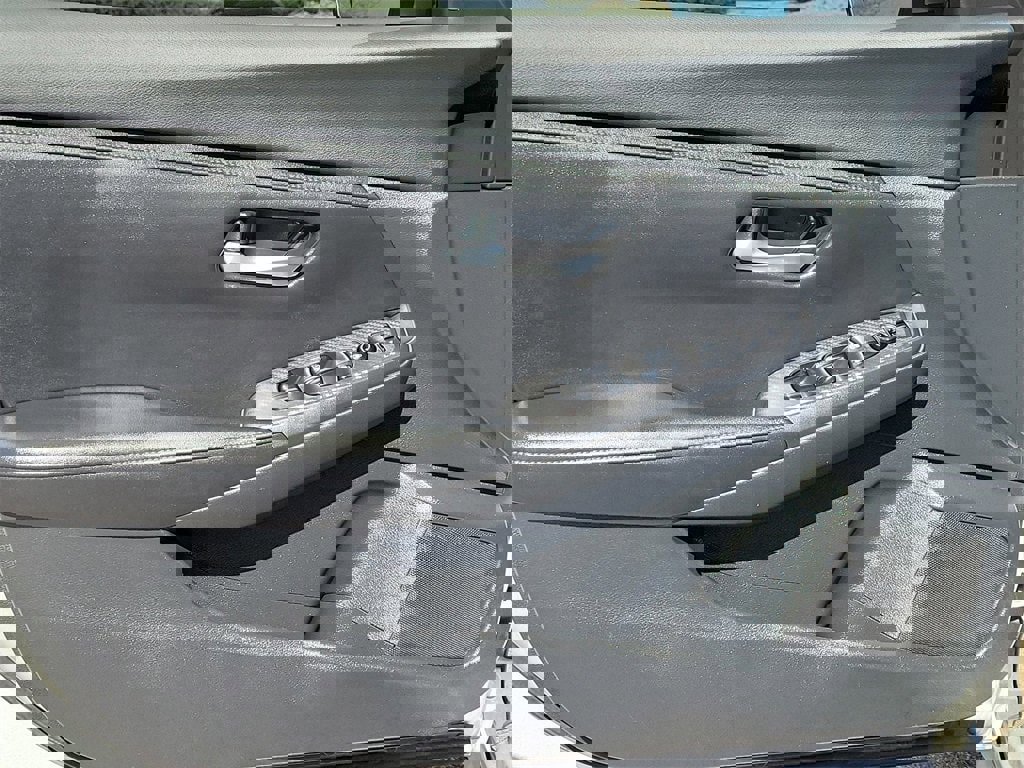 Used 2020 Nissan Sentra S image 6