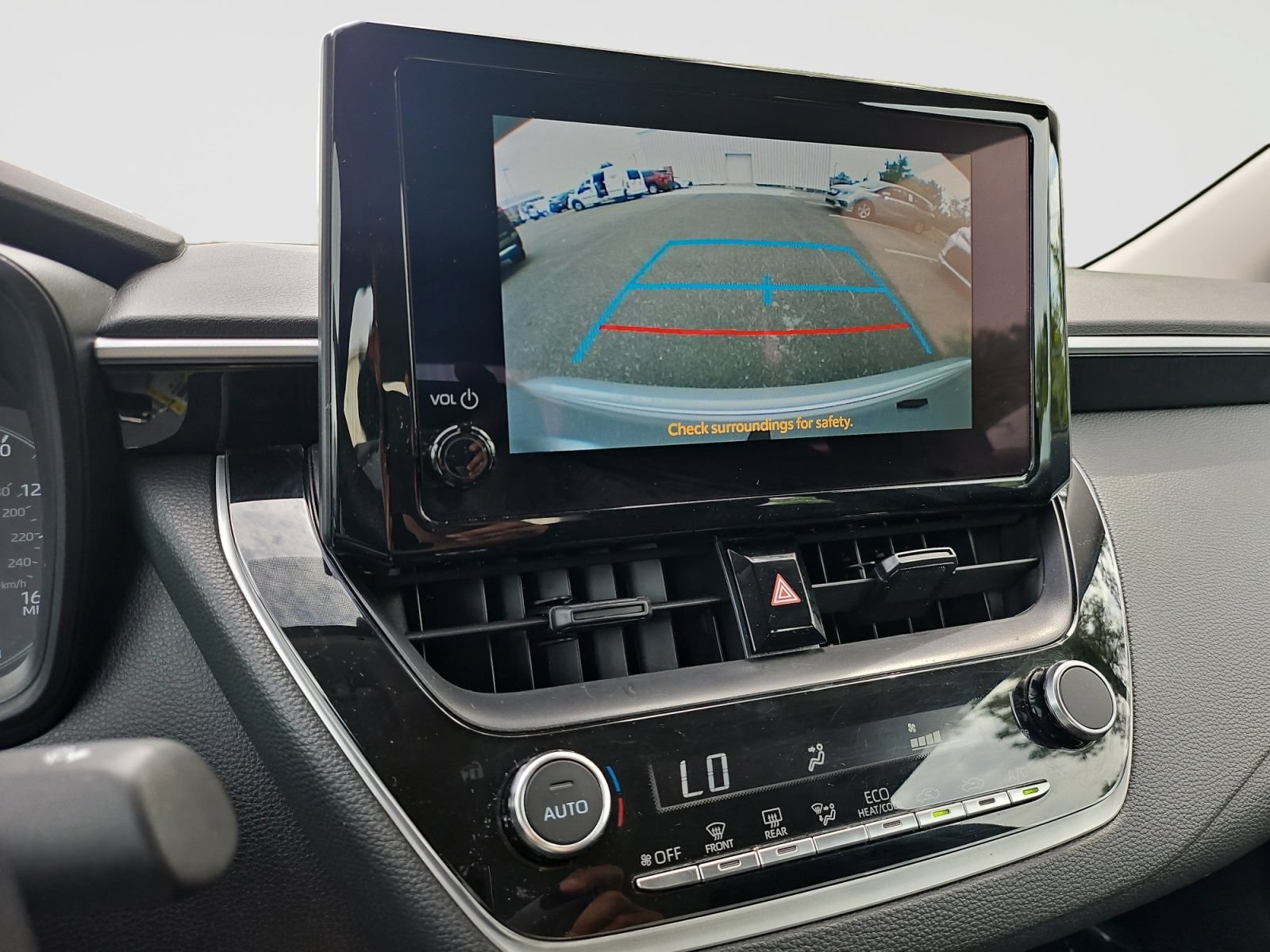 Used 2025 Toyota Corolla LE FWD image 28