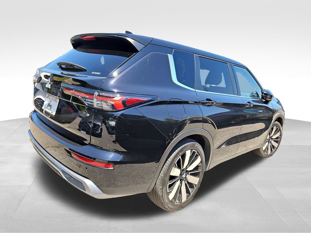 Used 2025 Mitsubishi Outlander SE AWD/4WD image 7