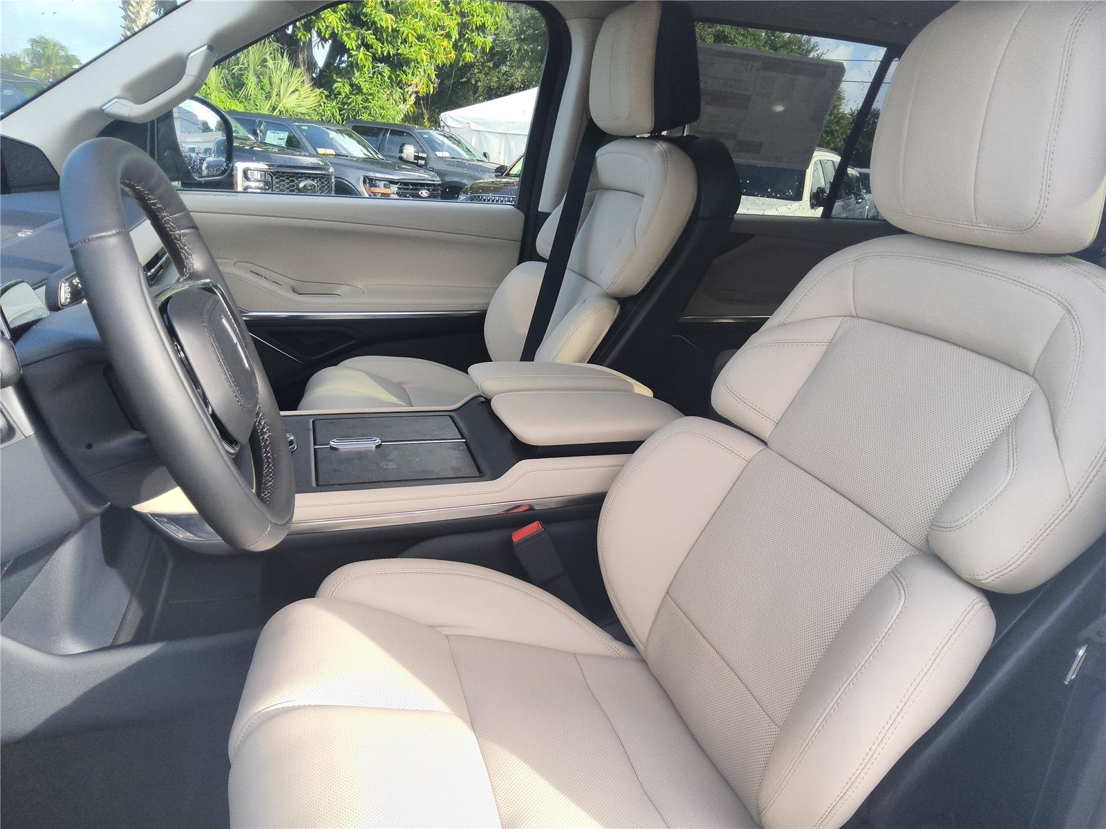 New 2027 Lincoln Navigator Reserve AWD/4WD image 14