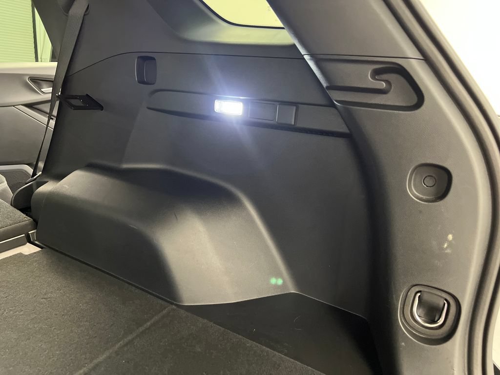 Used 2026 Chevrolet Equinox LT FWD image 36