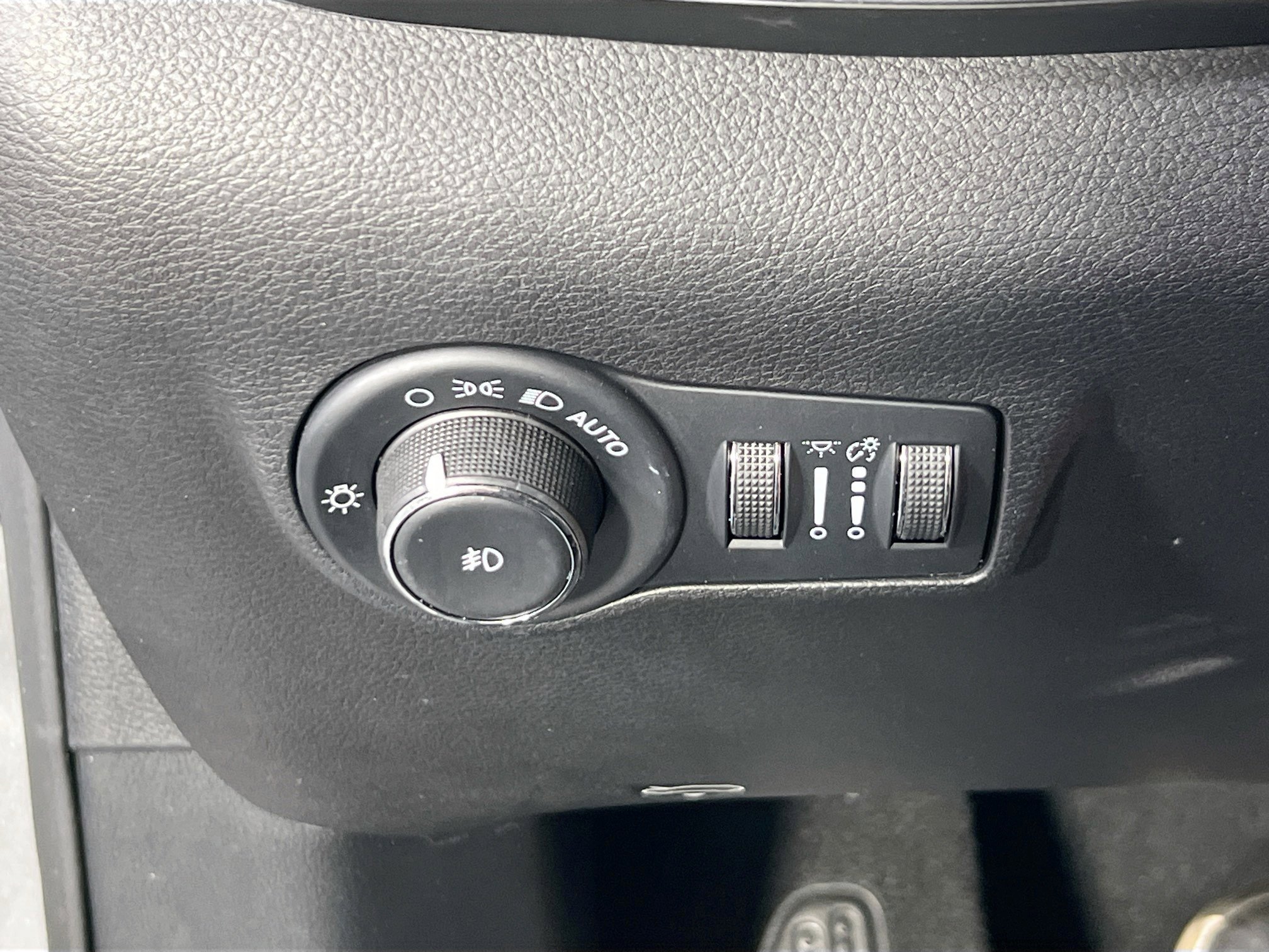 Used 2022 Jeep Compass Latitude AWD/4WD image 10